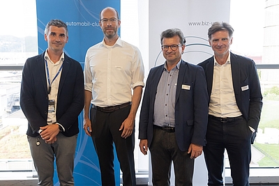(v. l.) Florian Danmayr (Cluster-Manager), Robert Finzel (Wacker Neuson), Andreas Abart (Netz Oberösterreich) und Christian Sarko (Swietelsky)